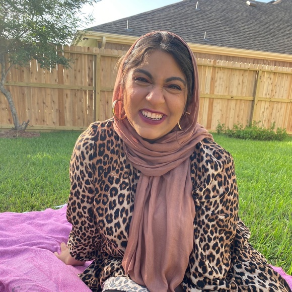 Meet your Posher, Dua - Picture 1 of 1